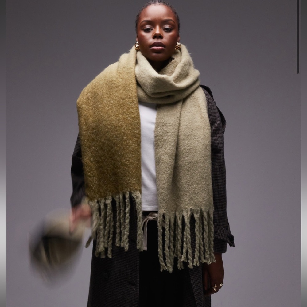 THICK blanket scarf/ balaclava  banana republic